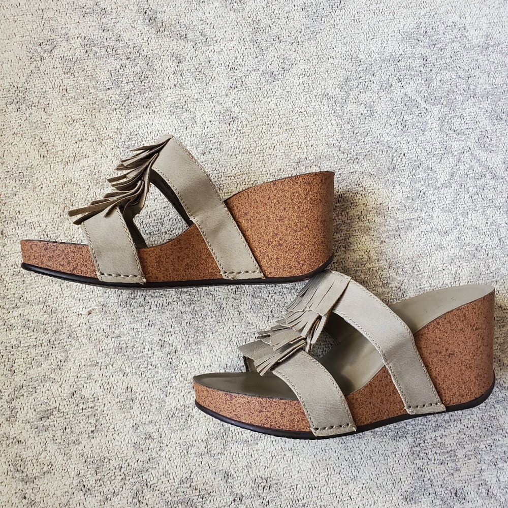 Taupe fringe cork wedges